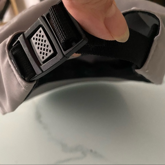 Oakley gray adjutable cap hat - Picture 7 of 9